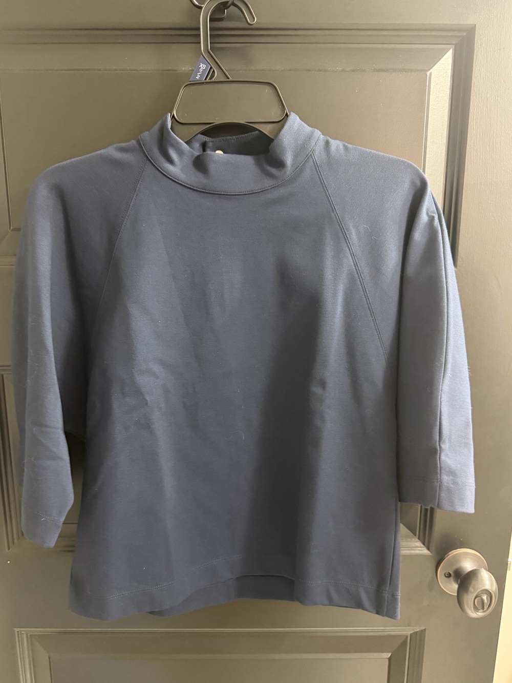 Club Monaco Navy Snap Back Mock Neck 3/4 Sleeve Top XS NWT